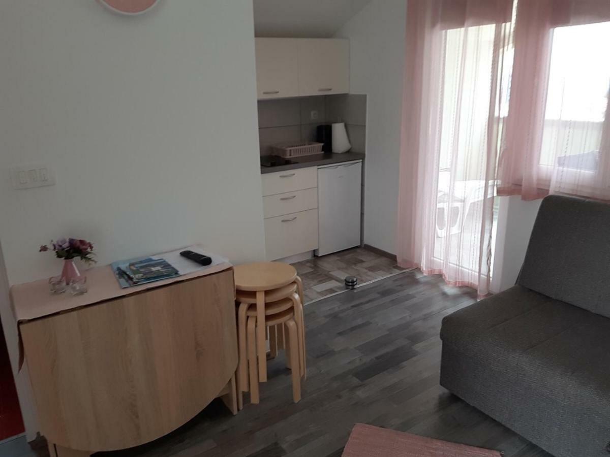 Apartmani Verica Karlobag Kültér fotó